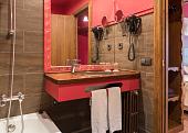 Baño con ducha habitación doble superior Hotel Aran la Abuela