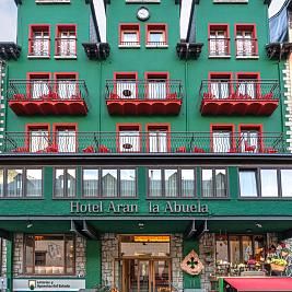 Photo gallery of Hotel Aran la Abuela