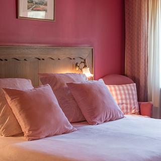 Chambre double lit king size Hotel Aran la Abuela Vielha