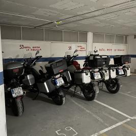 Motorcycle parking Hotel Aran la Abuela Vielha