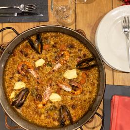 Paella dish restaurant Hotel Aran la Abuela Vielha