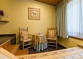 Room (4 Adults)