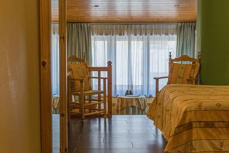 Room (4 Adults)
