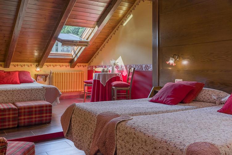Room (4 Adults)