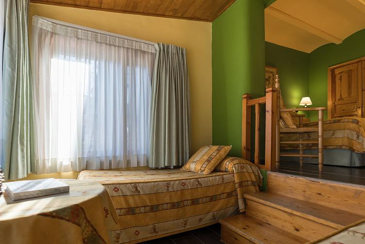 Room (4 Adults)