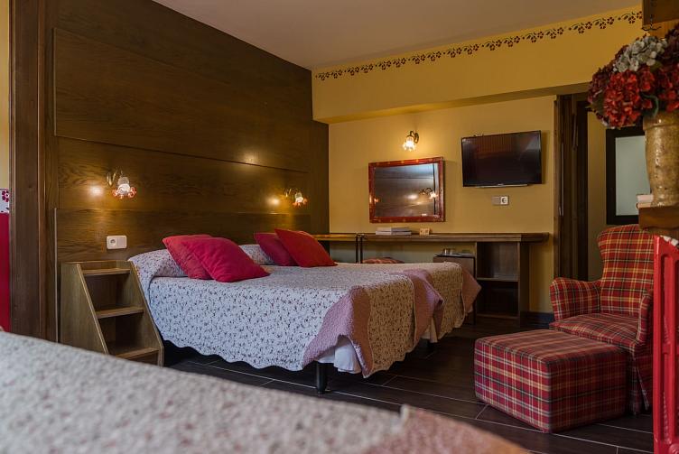 Room (4 Adults)