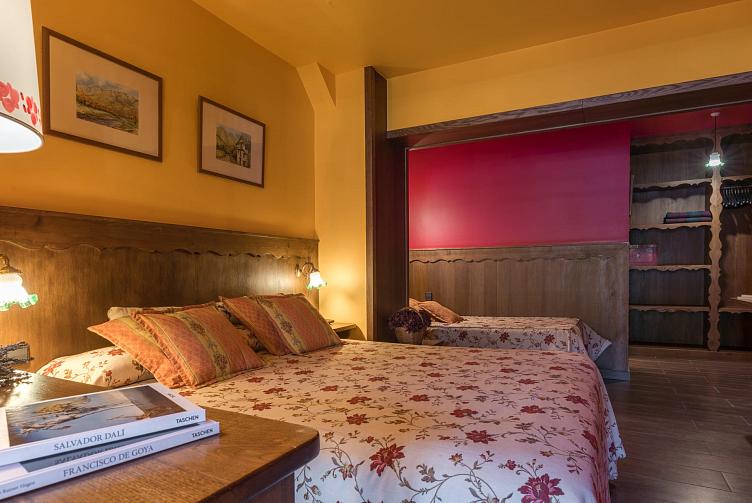 Room (4 Adults)